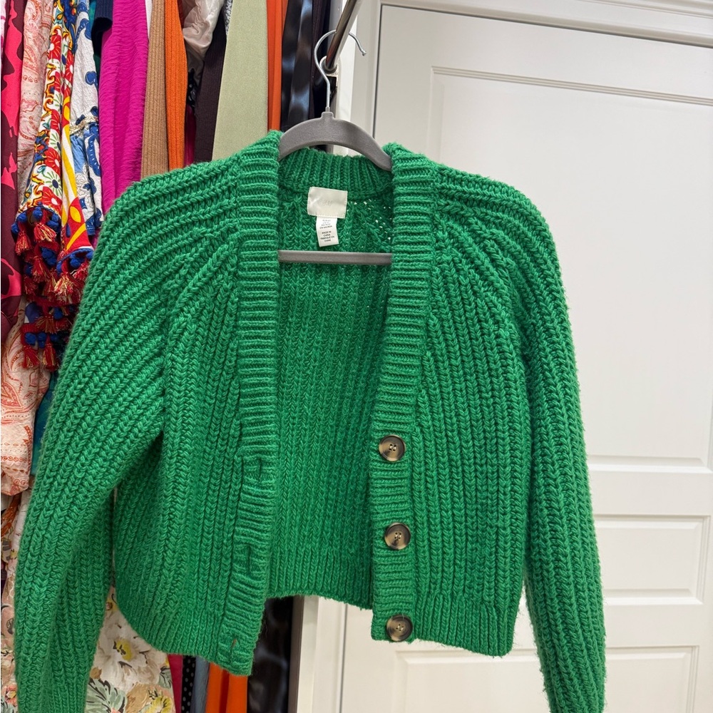 H&M Green Cardigan with Chunky Knit and V-neck Design